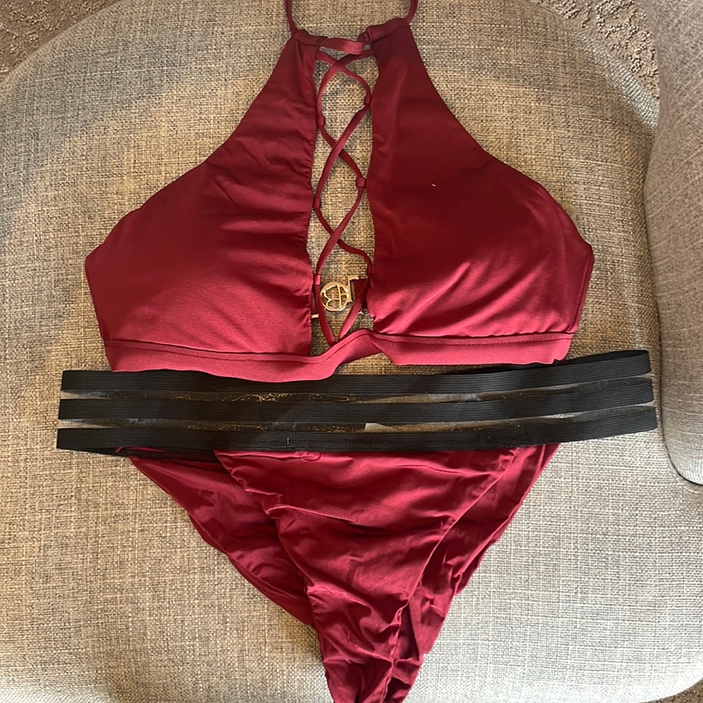Beach bunny maroon high neck set M XL